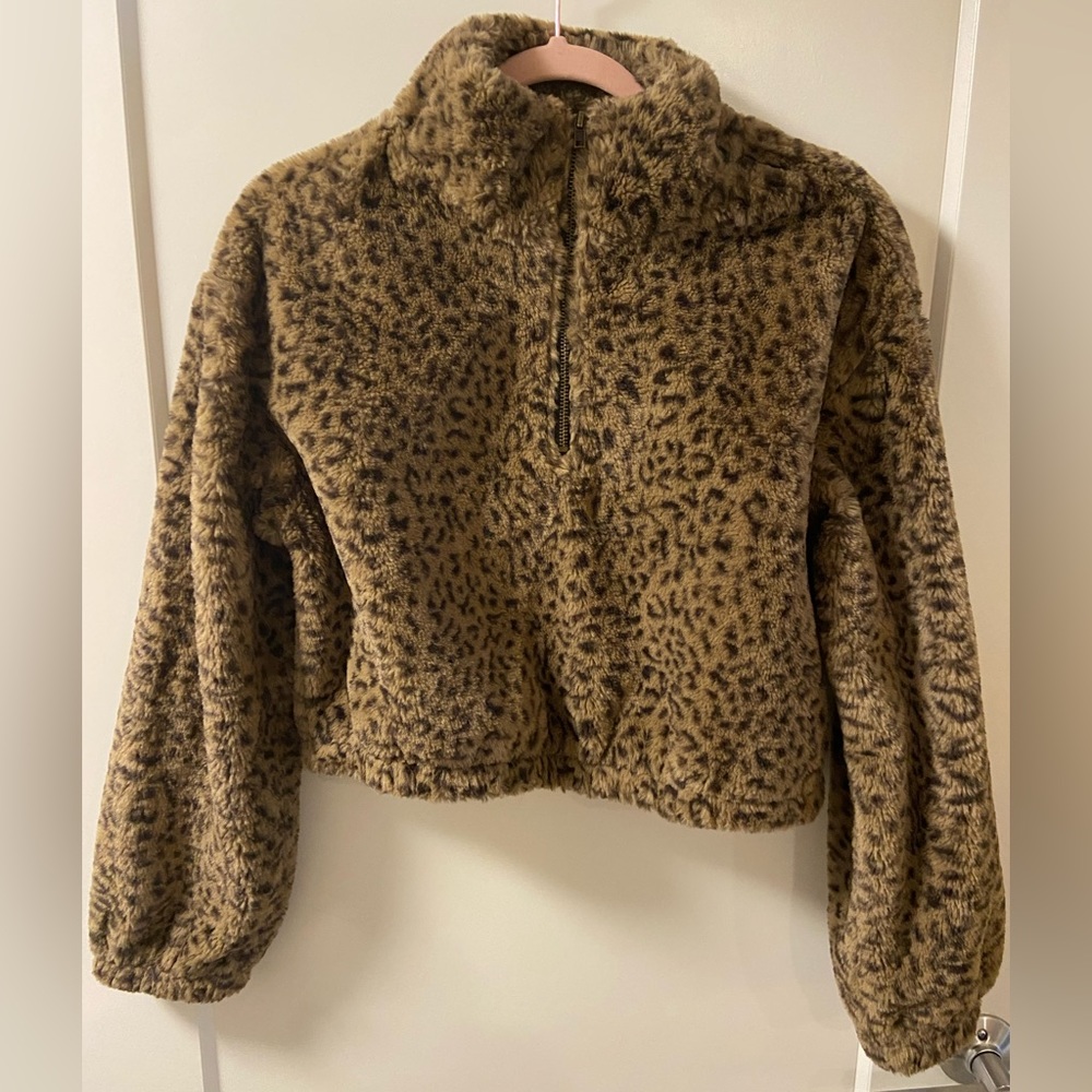 Cozy Pullover Sweater Cheetah Print - Size Small